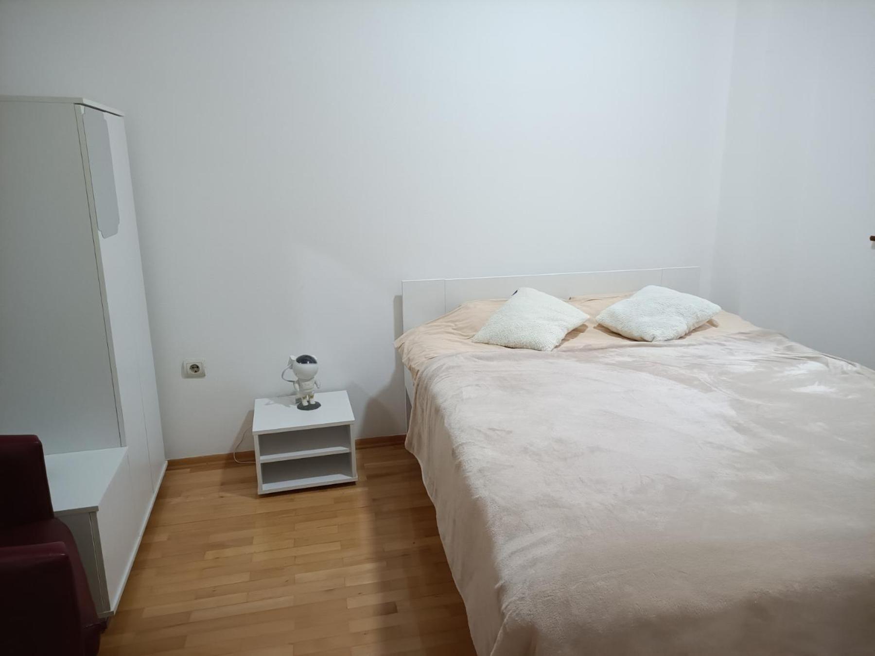 Centar Apartment Aleks Skopje Room photo